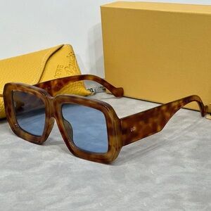 Tortoise Shell Square Sunglasses